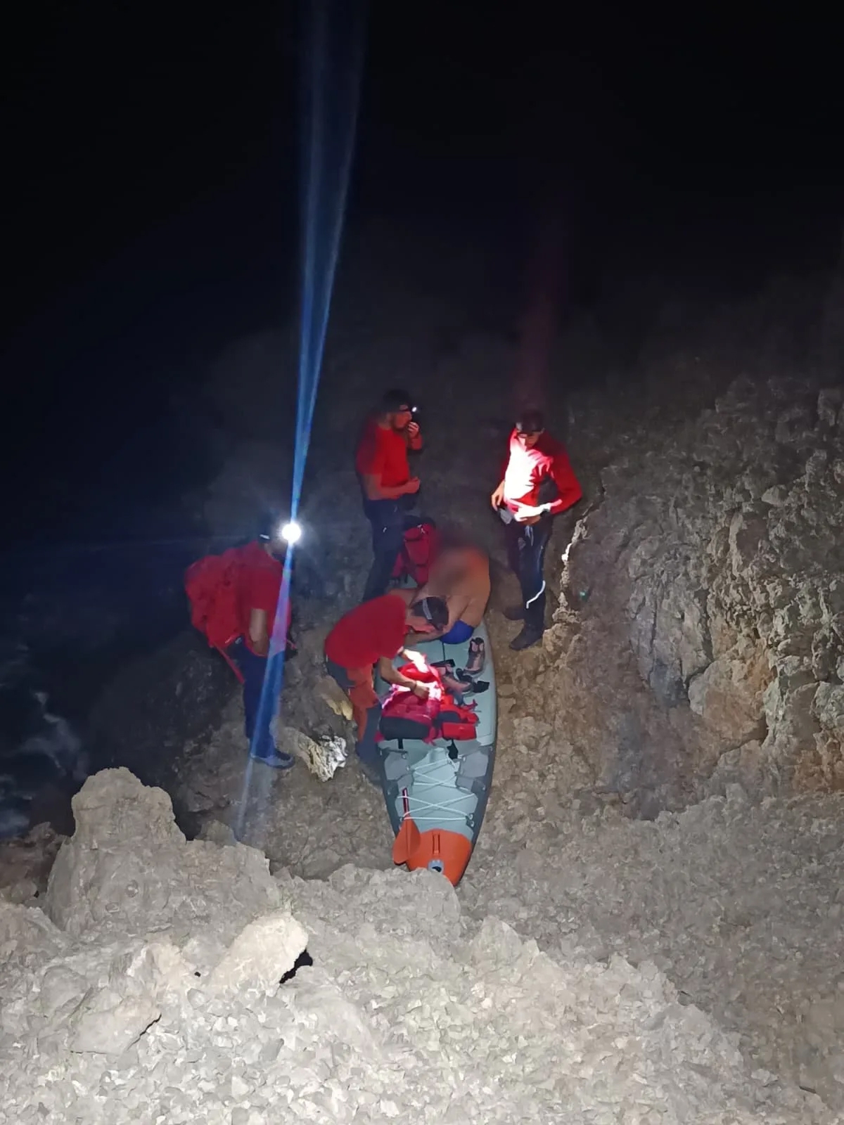 FOTO Turista na SUP-u valovi odnijeli od Karlobaga do Paga. U noći ga spašavao HGSS