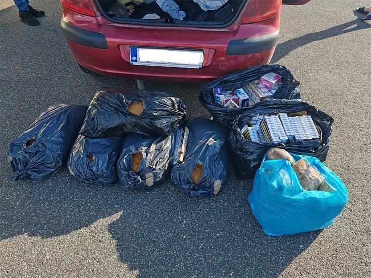 FOTO Carina u Zagrebu zaplijenila 24000 cigareta i 60 kilograma duhana