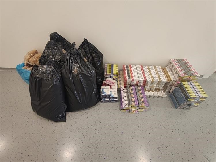 FOTO Carina u Zagrebu zaplijenila 24000 cigareta i 60 kilograma duhana