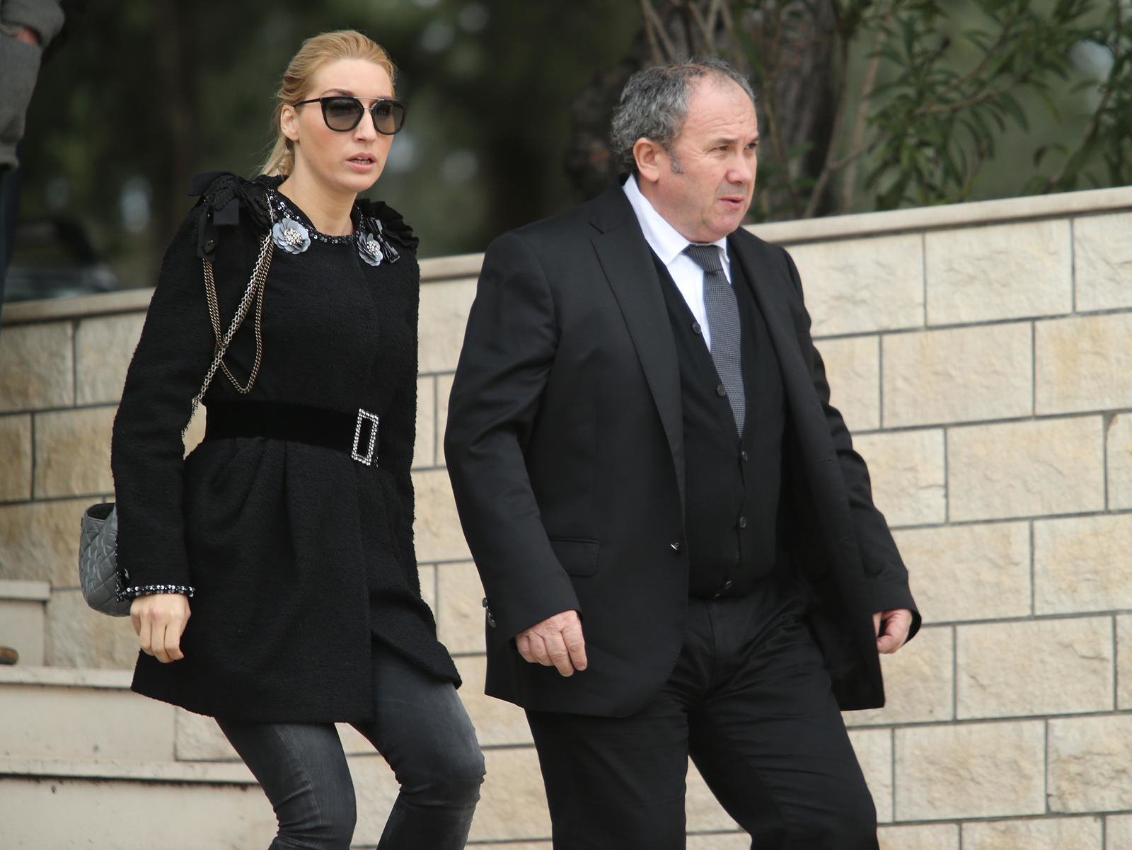 Zlatni Rolex i Valentino štikle... Ovo su najupečatljivija modna izdanja Fani Kerum