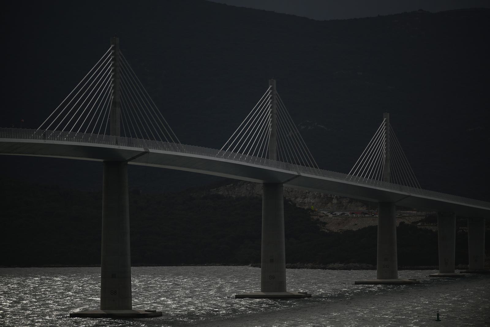 Nadzorni inženjer: Upozorili smo Hrvatske ceste na manjkav beton na Pelješkom mostu