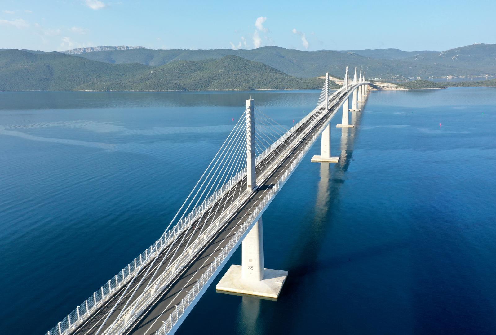Nadzorni inženjer: Upozorili smo Hrvatske ceste na manjkav beton na Pelješkom mostu