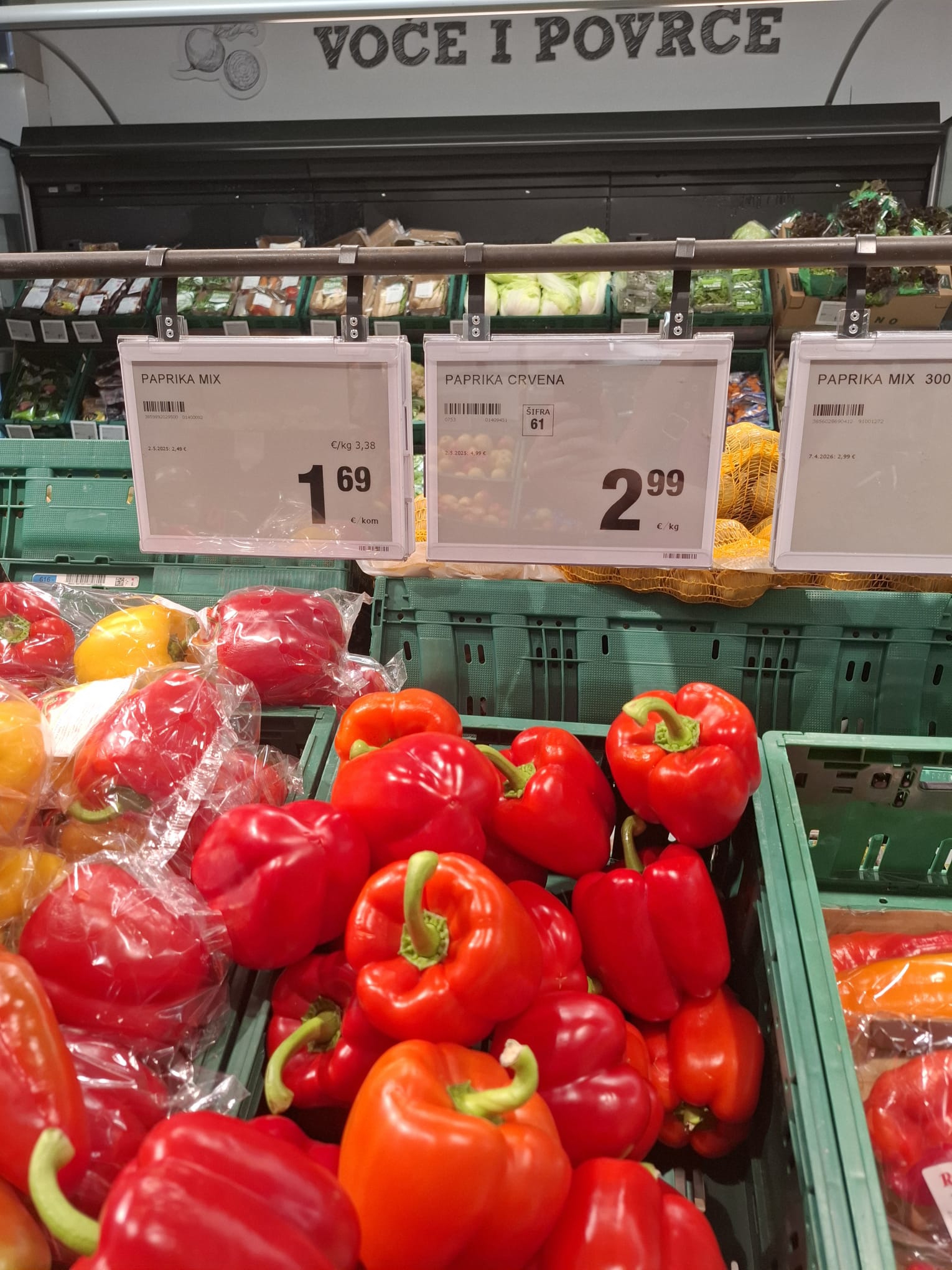Crvena paprika 2,99 eura ili 22,53 kn 