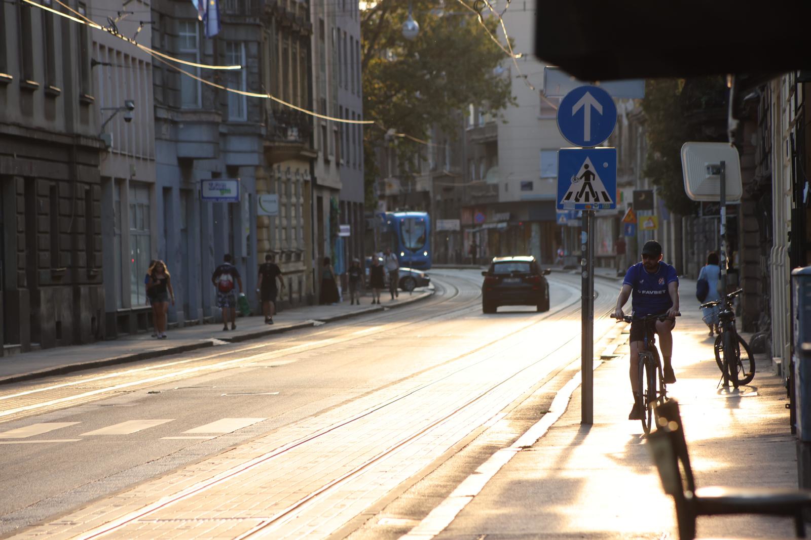 U Zagrebu je danas bilo preko 36 stupnjeva. Kako grad izgleda na ovim vrućinama?