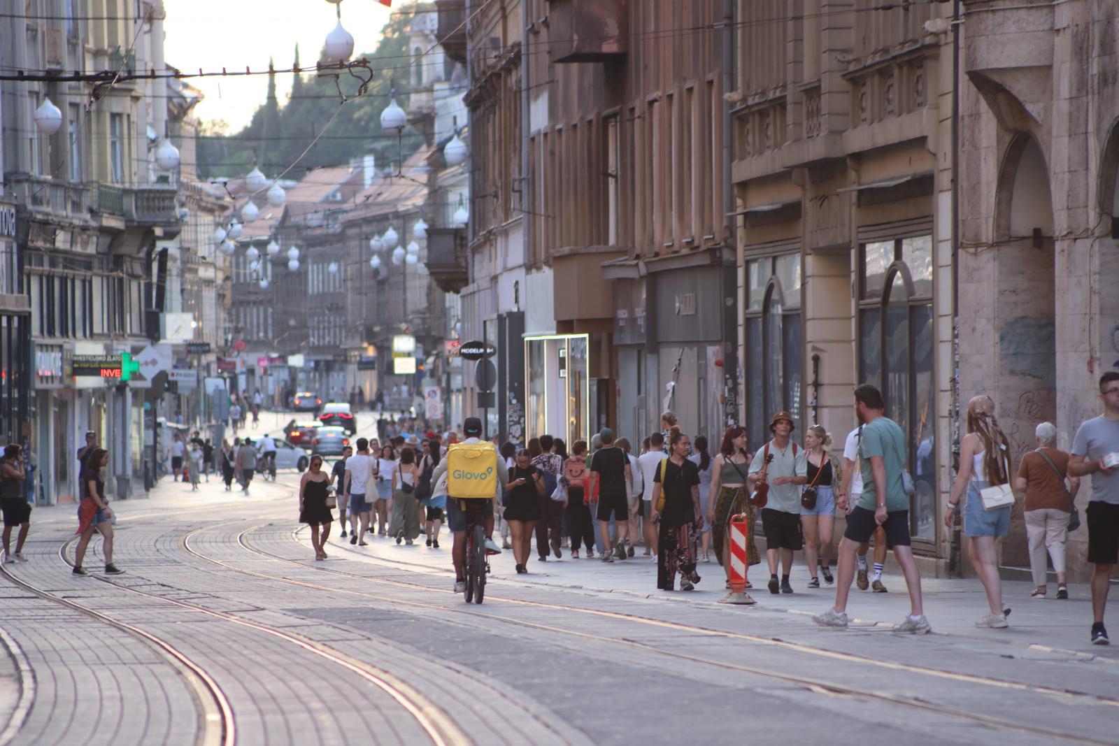 U Zagrebu je danas bilo preko 36 stupnjeva. Kako grad izgleda na ovim vrućinama?