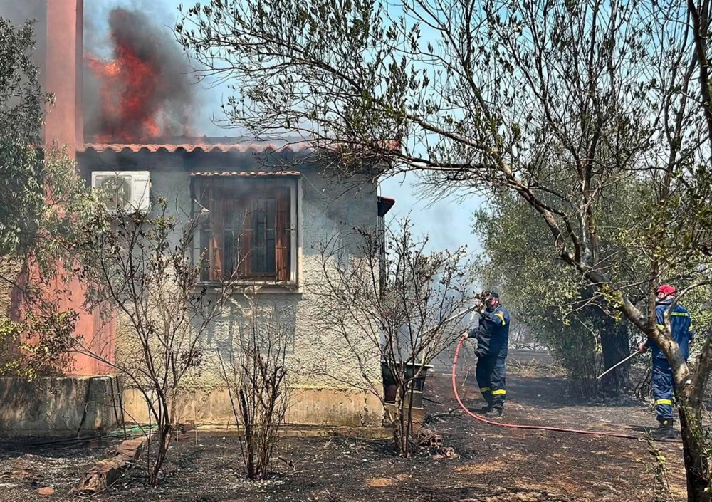 Gori diljem Grčke. Najnoviji požar izbio zapadno od Atene