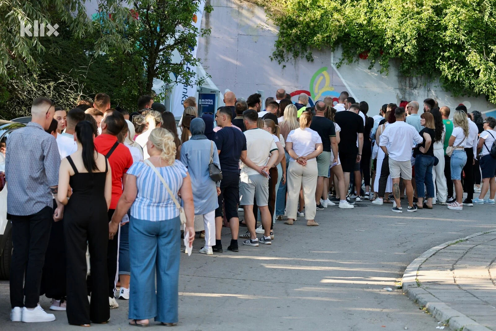 FOTO Pogledajte gužve nastale prije drugog koncerta Dine Merlina u Sarajevu