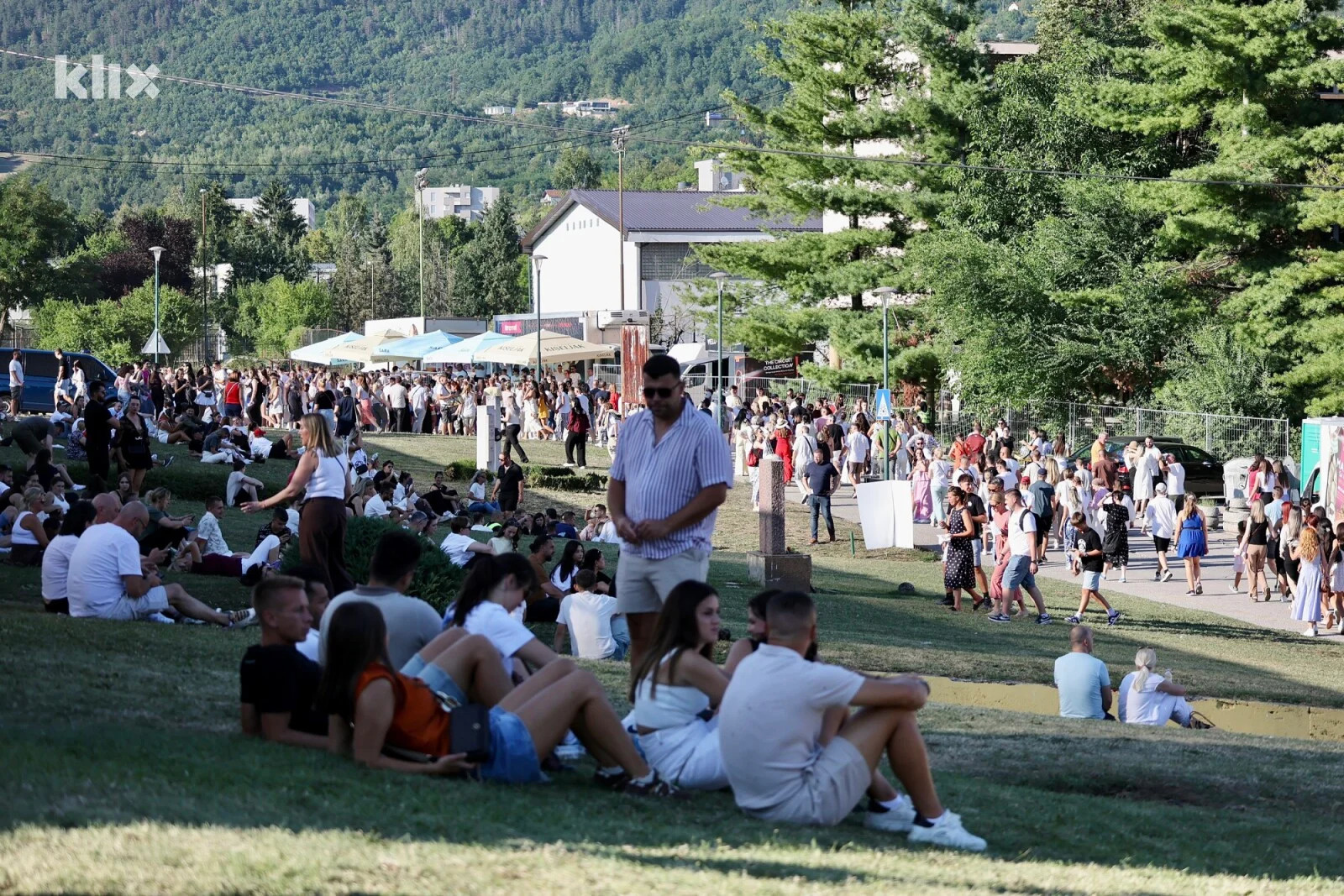 FOTO Pogledajte gužve nastale prije drugog koncerta Dine Merlina u Sarajevu