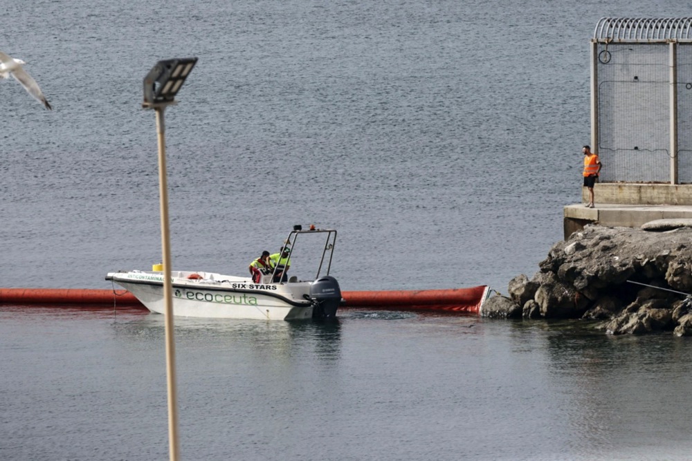 Tisuće migranata i dalje u Ceuti. Podigli su improvizirani kamp na plaži