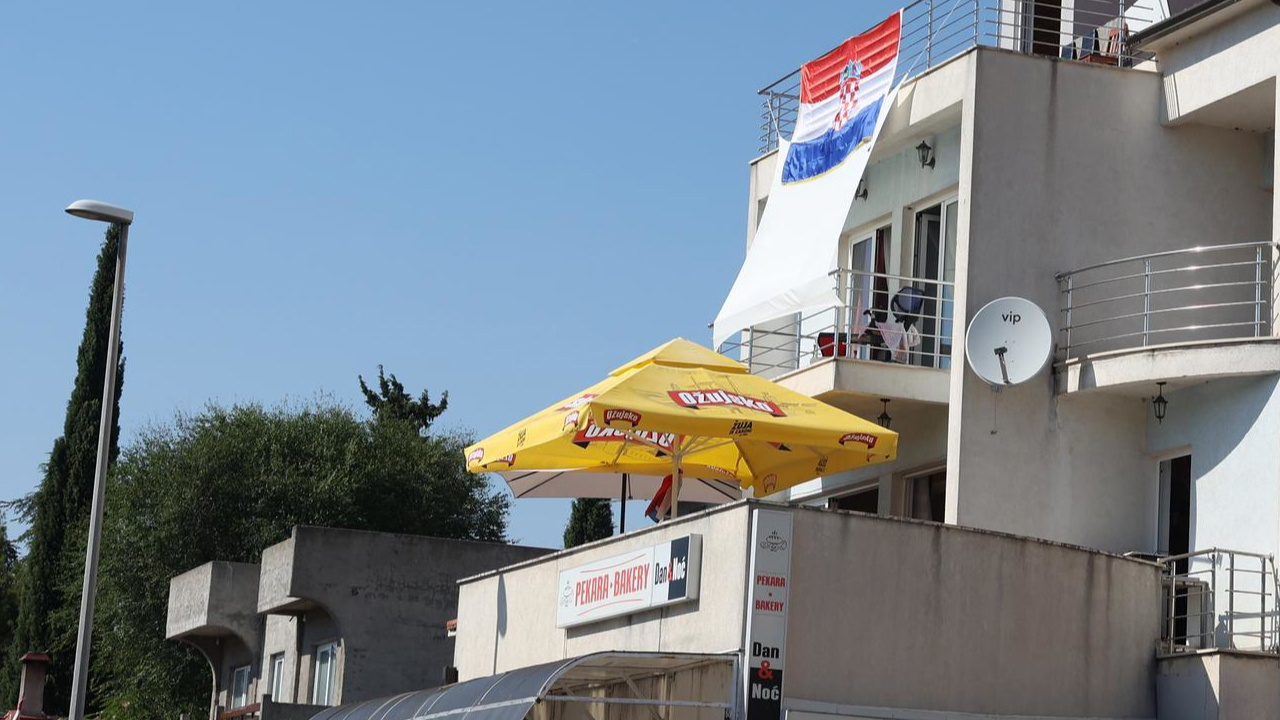 27 tisuća ljudi uz baklje pjevalo s Thompsonom njegove najveće hitove u Šibeniku