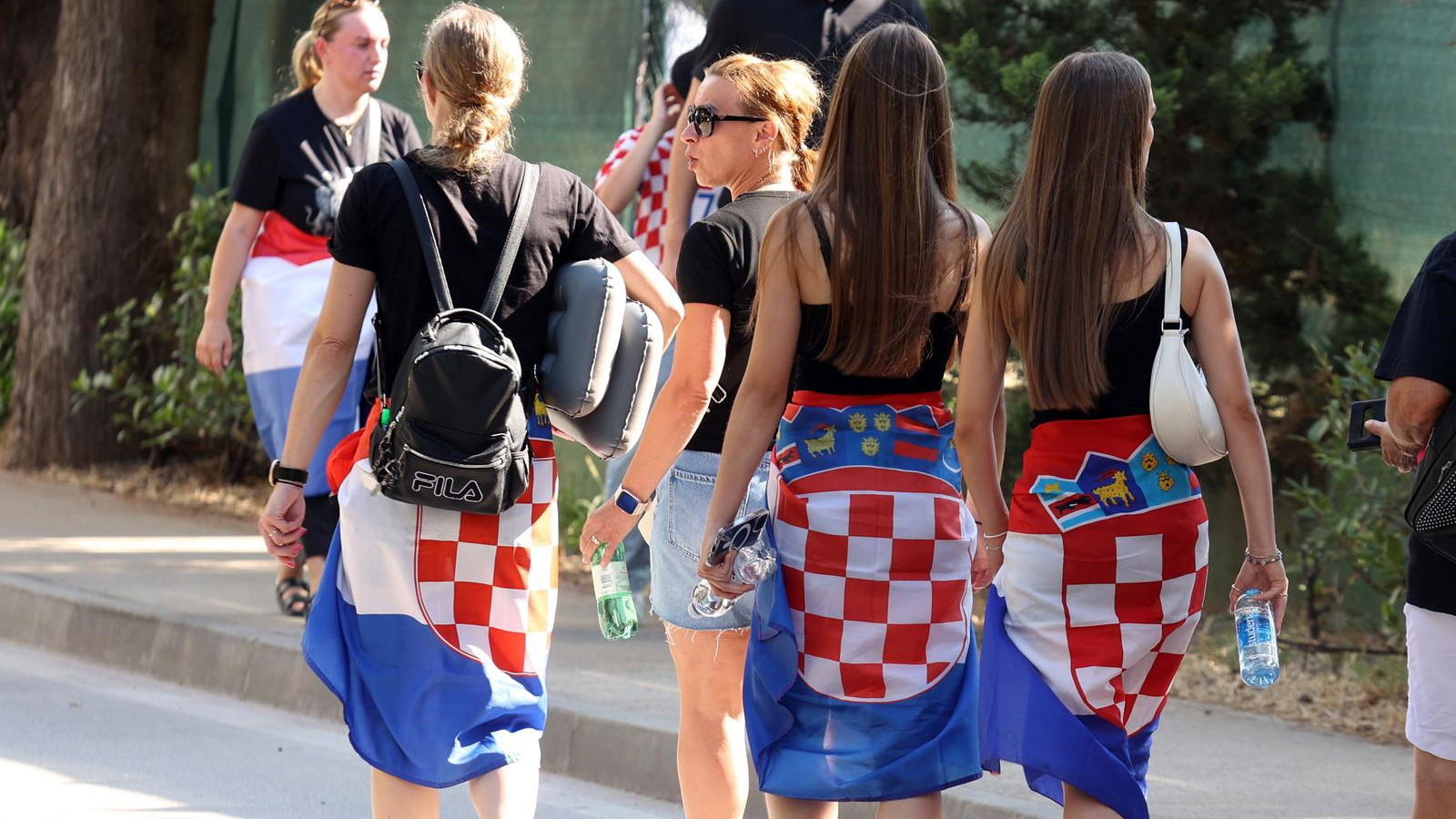 27 tisuća ljudi uz baklje pjevalo s Thompsonom njegove najveće hitove u Šibeniku