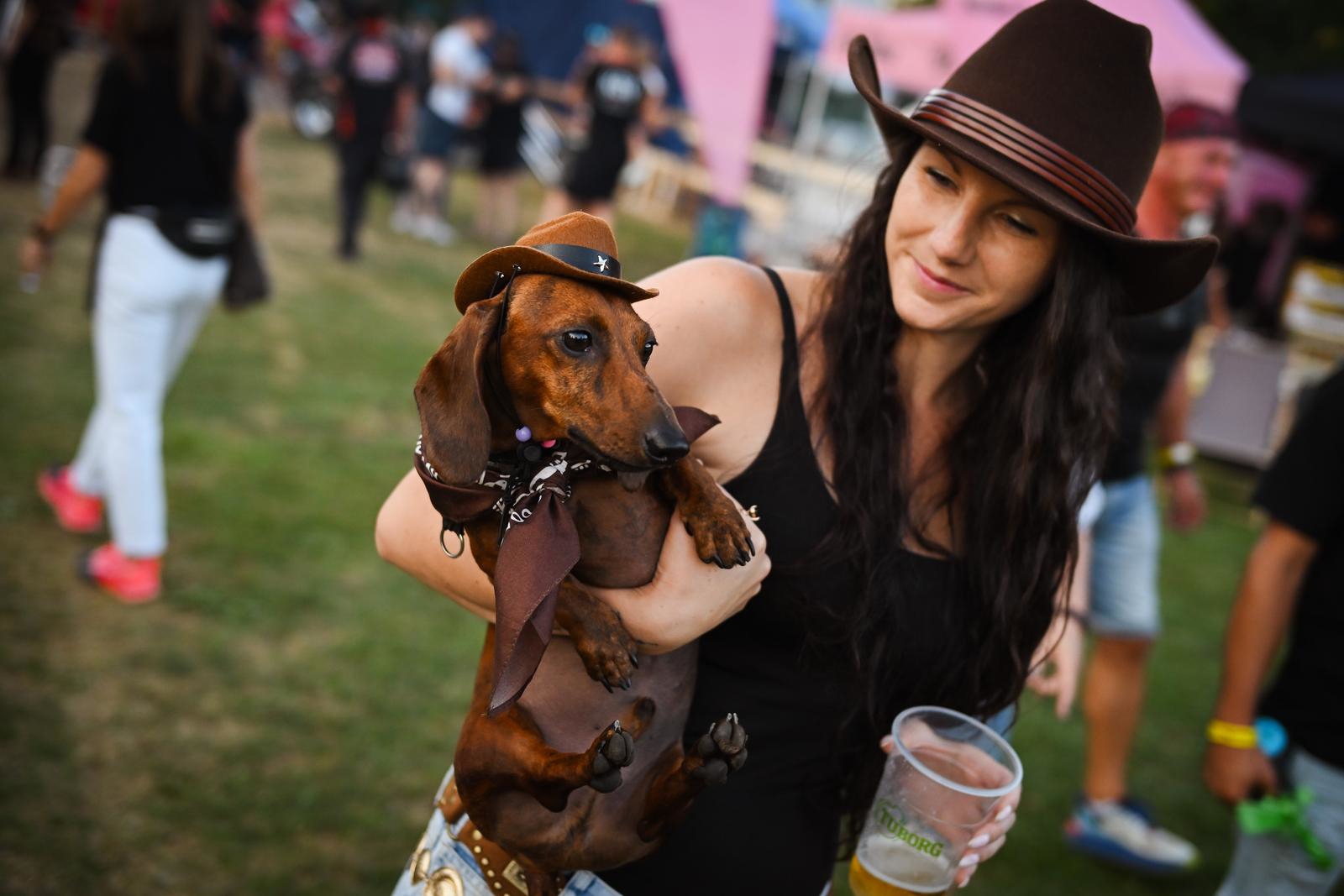 FOTO Slovenija ugostila veliki western festival, a psi su ukrali show
