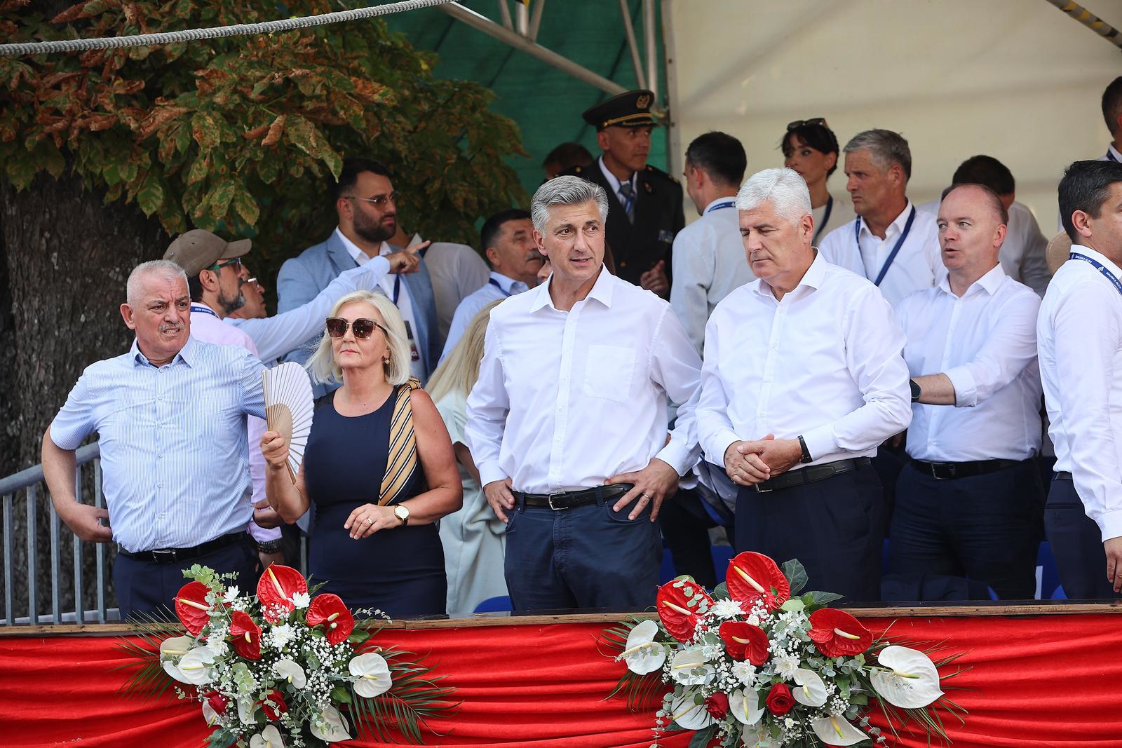Bulj odbio sjediti s vladom u Sinju. HDZ: Uvijek je sam sebi bio najvažniji