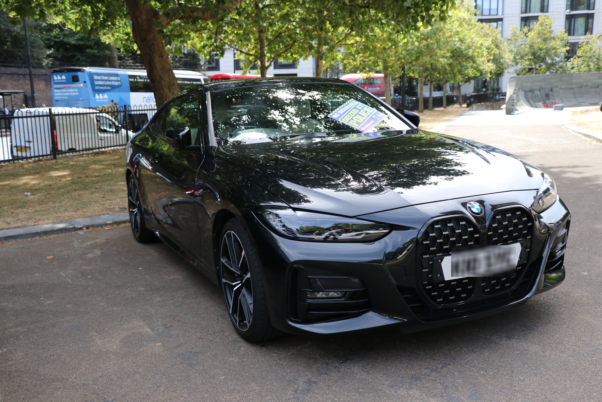 FOTO Velika akcija policije u Londonu. Zaplijenjeno 90 skupocjenih automobila