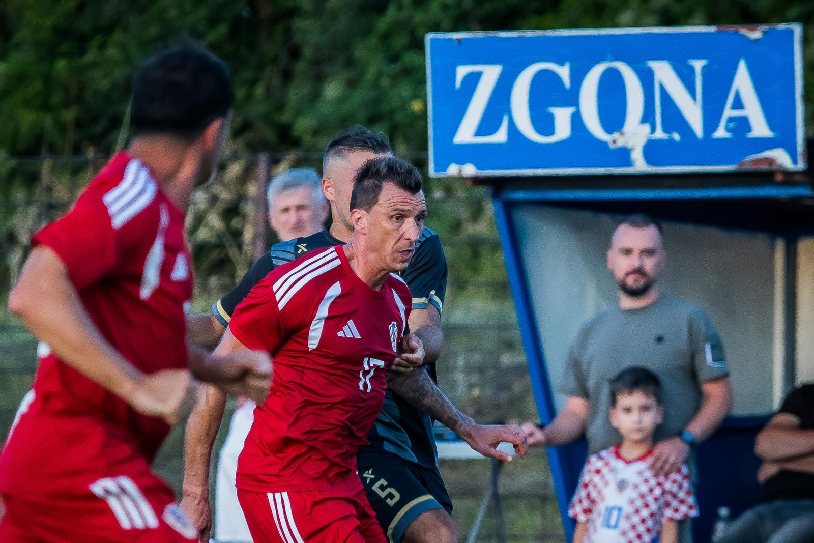 Pogledajte kako Mandžukić izgleda u 41. godini. I dalje je sjajno fizički pripremljen