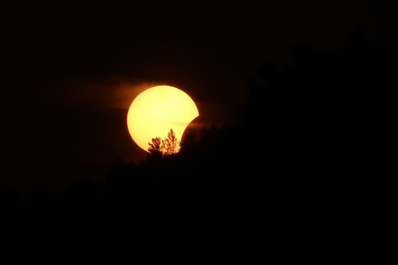 VELIKA GALERIJA Kakva večer! Pogledajte najbolje fotke pomrčine Sunca