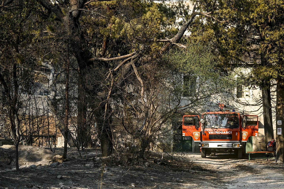 Slovenski vatrogasci pomažu u gašenju požara u Hrvatskoj