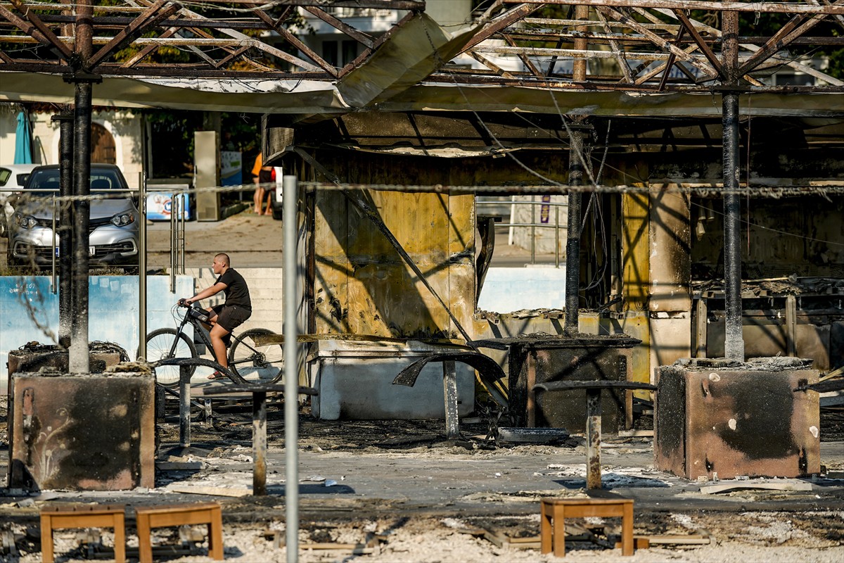 Slovenski vatrogasci pomažu u gašenju požara u Hrvatskoj