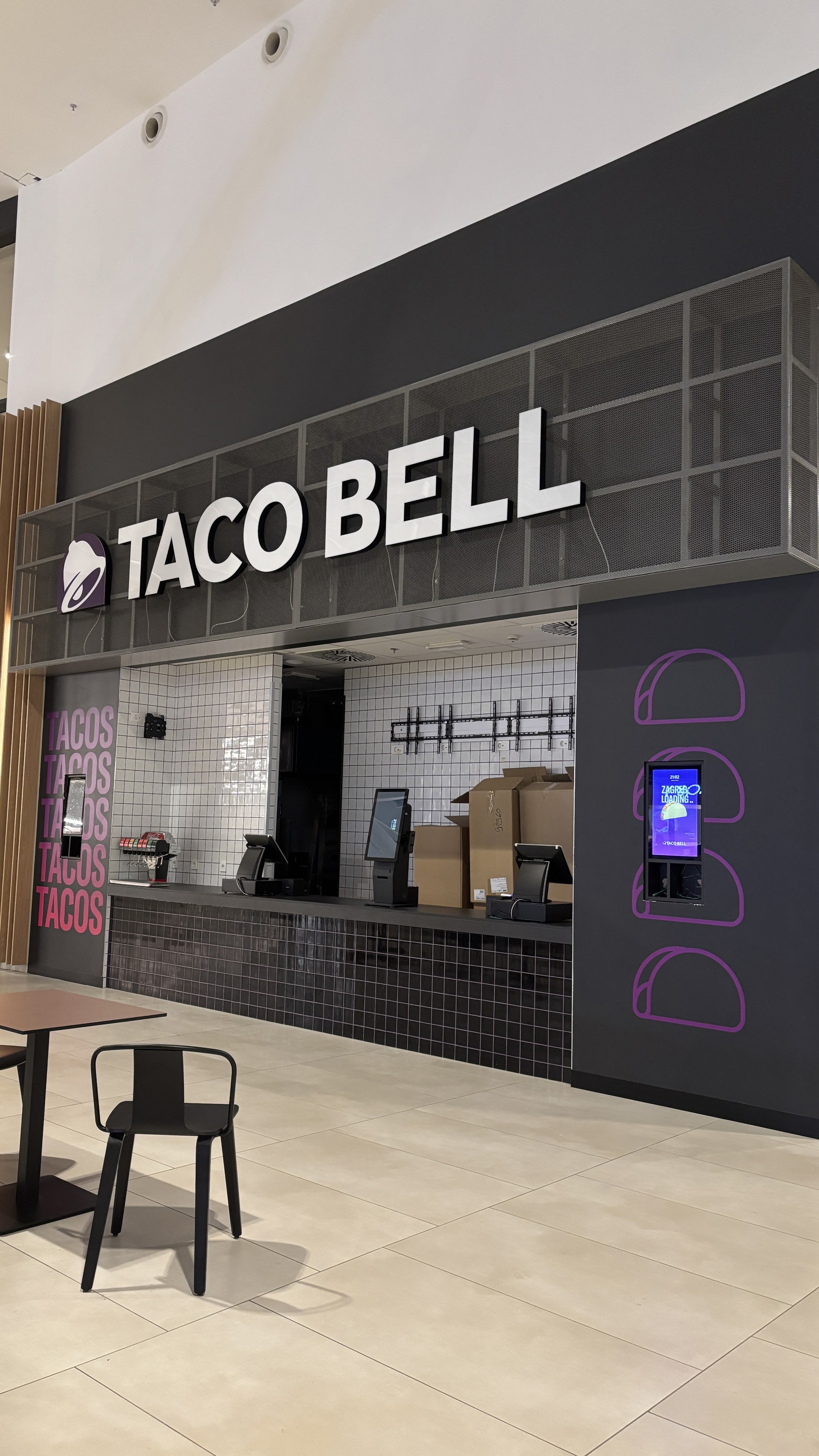 Zagreb dobiva prvi Taco Bell. Zavirili smo u restoran koji se još uređuje