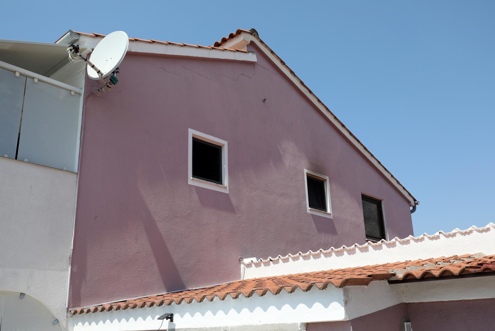Nijemci izazvali požar u apartmanu. Vlasnik: Jedan mi je pokazivao srednji prst