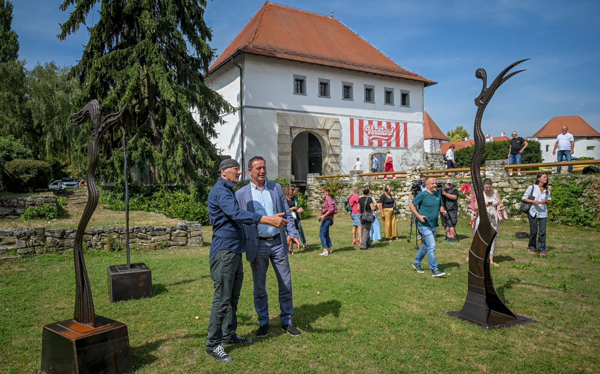 Lupino se nakon 5 godina vratio u Varaždin. Monumentalne skulpture na Špancirfestu