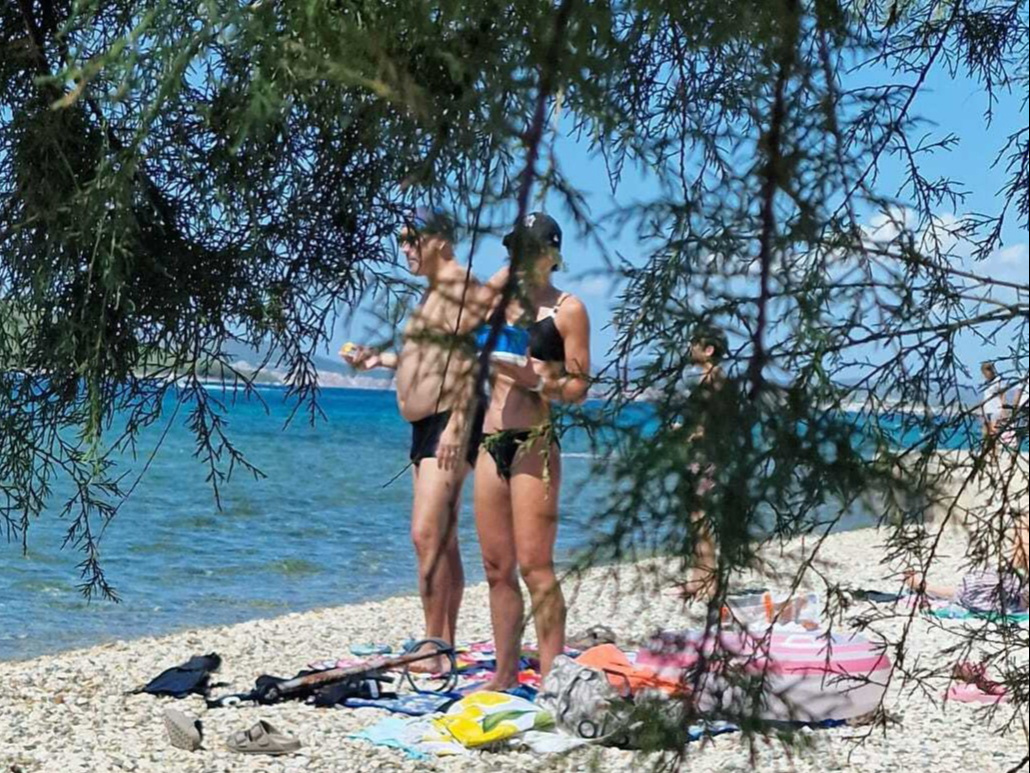FOTO Splitski vijećnik iz Domina s podvodnom puškom na plaži. "Nikoga nisam ugrozio"