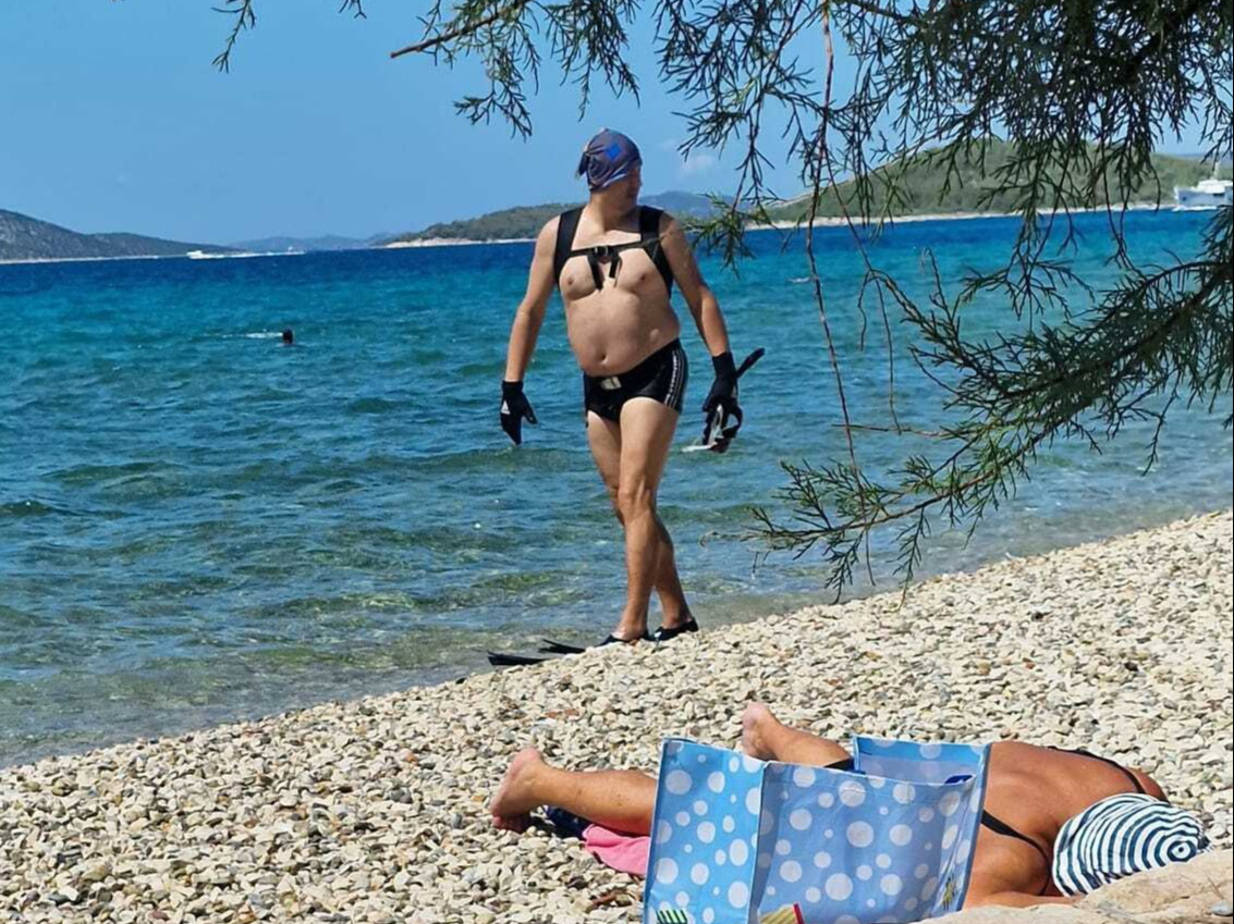 FOTO Splitski vijećnik iz Domina s podvodnom puškom na plaži. "Nikoga nisam ugrozio"