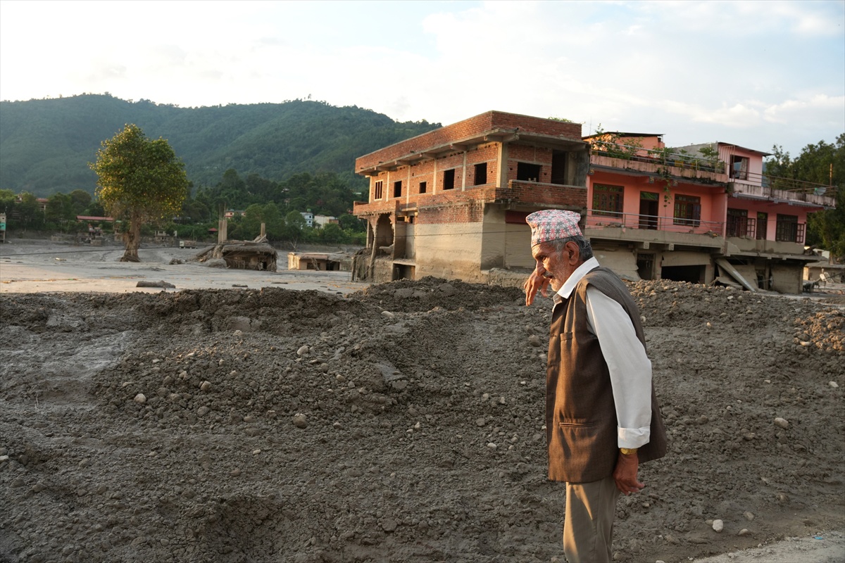U Nepalu najmanje 469 mrtvih, skoro 1500 nestalih. Traje velika potraga