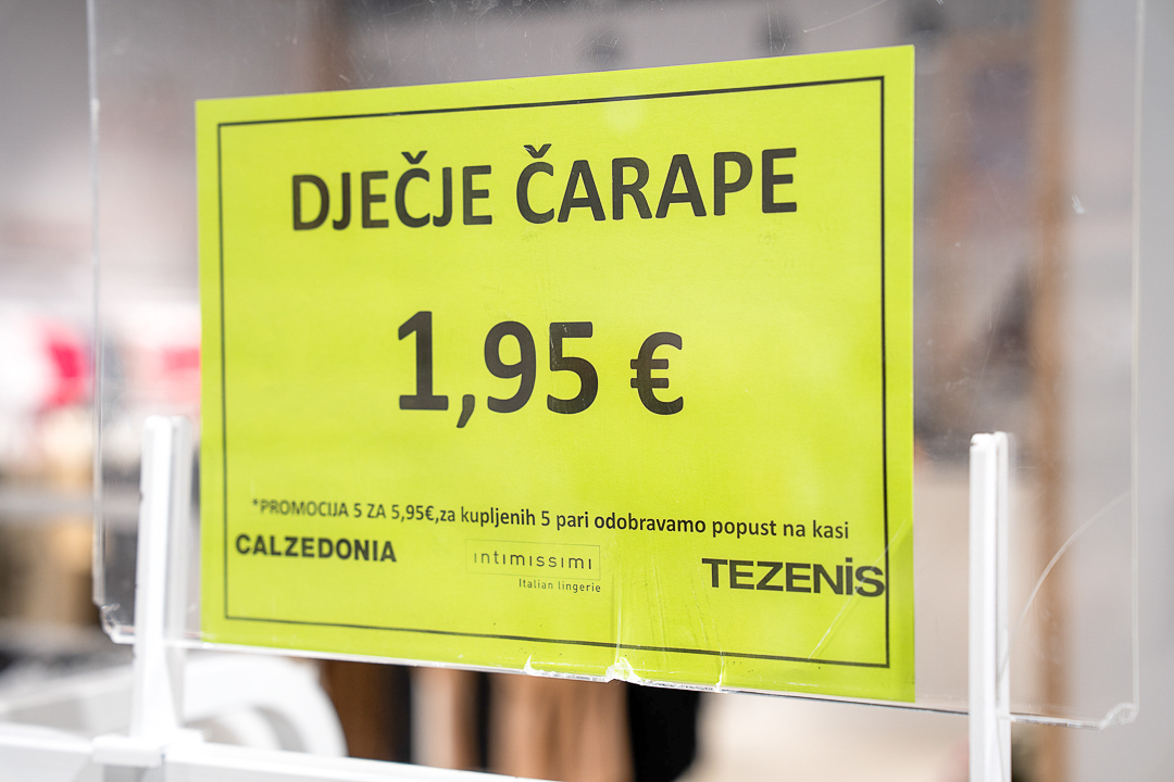 Obišli smo Designer Outlet Croatia uoči škole. Tenisice sa 63 na 20 €, majice od 14 €