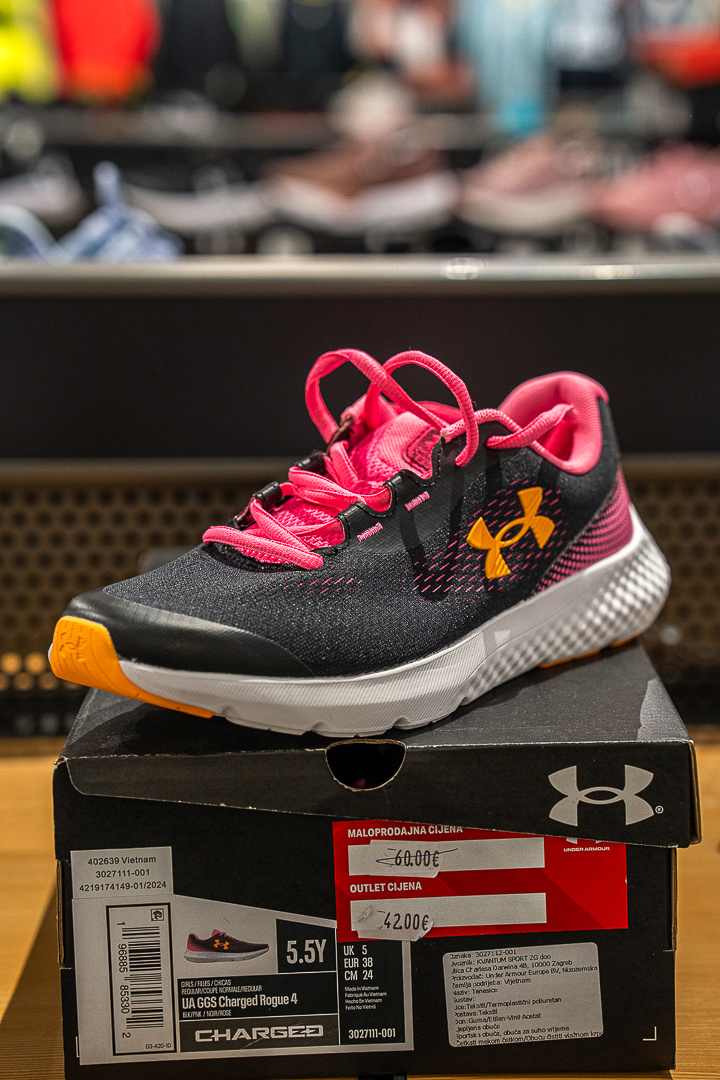 Obišli smo Designer Outlet Croatia uoči škole. Tenisice sa 63 na 20 €, majice od 14 €