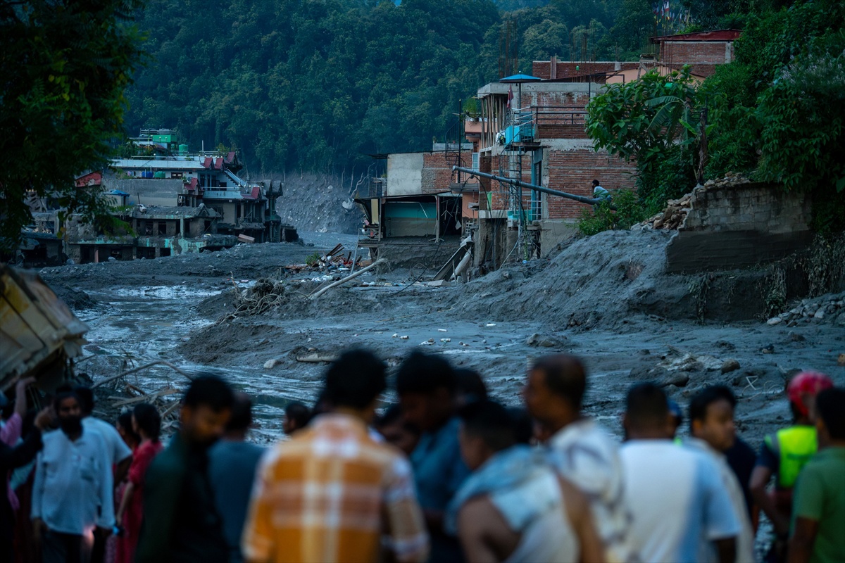 Raste broj mrtvih u Nepalu, traga se za 3500 ljudi. Ipak traže pomoć