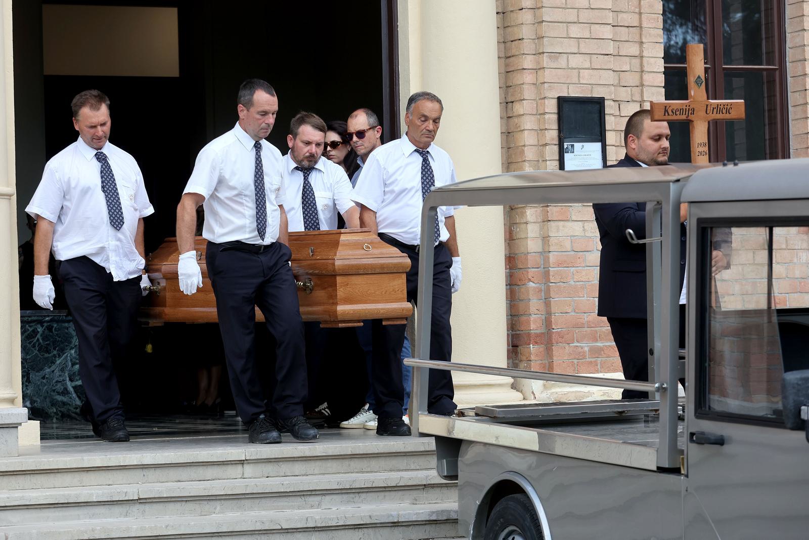 FOTO Na zagrebačkom Mirogoju obitelj i prijatelji oprostili se od Ksenije Urličić