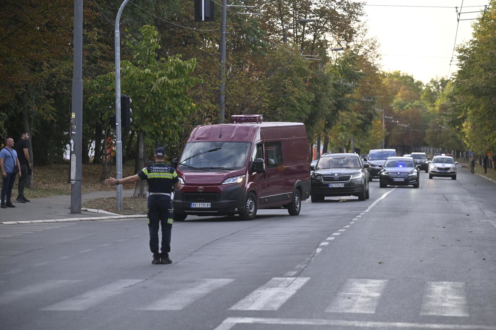 VIDEO I FOTO Tijelo Mladića stiglo u Beograd, pogledajte kako su ga dočekali