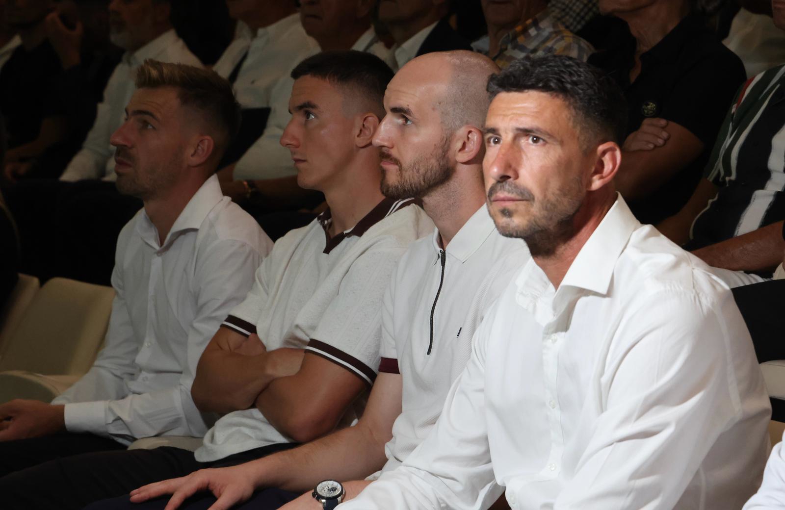 FOTO Hajdukovi igrači i legende na komemoraciji za Ivana Gudelja