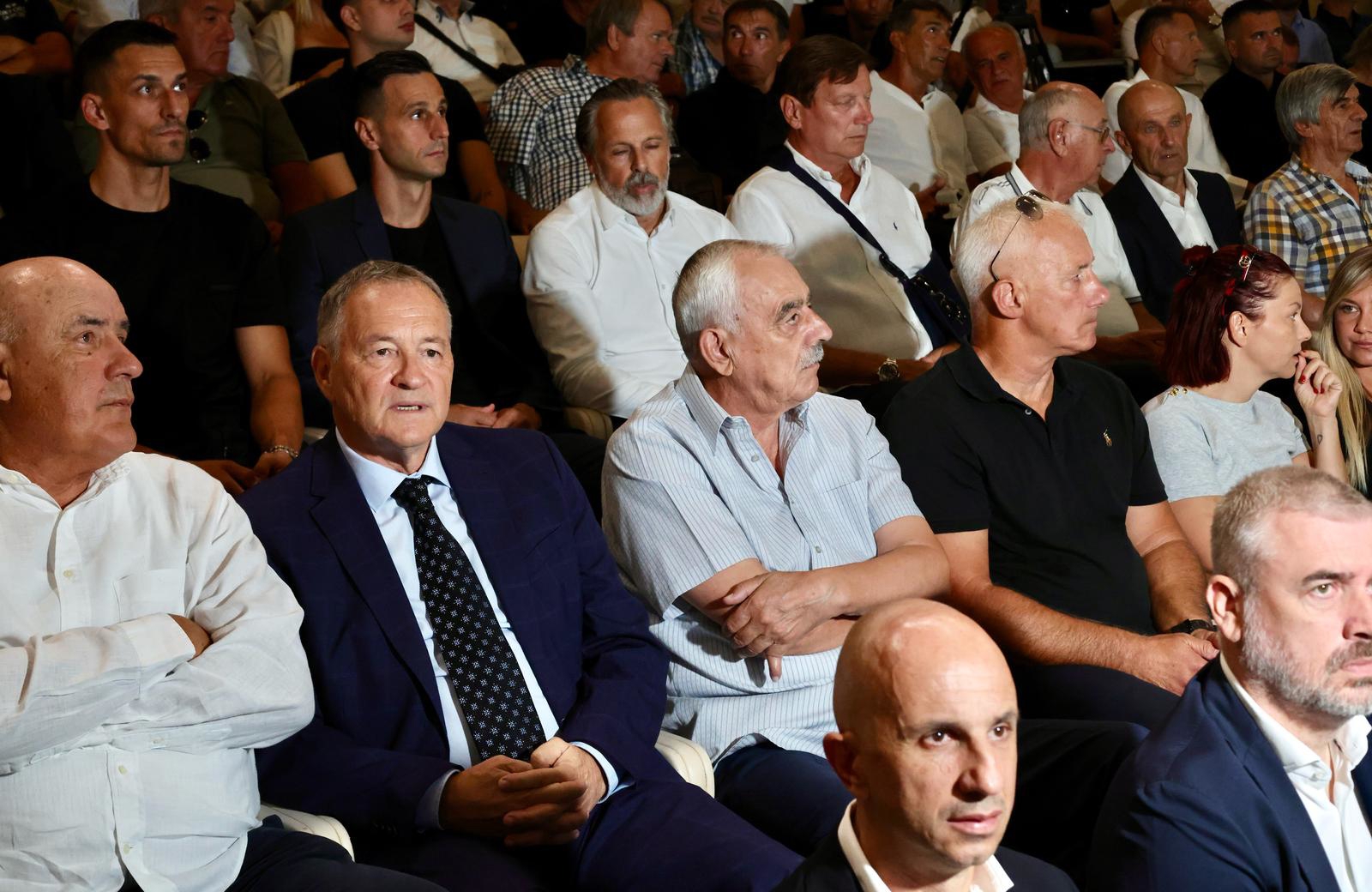 FOTO Hajdukovi igrači i legende na komemoraciji za Ivana Gudelja