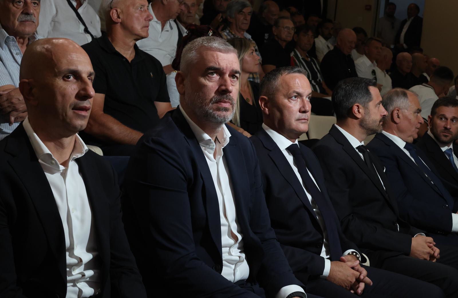 FOTO Hajdukovi igrači i legende na komemoraciji za Ivana Gudelja