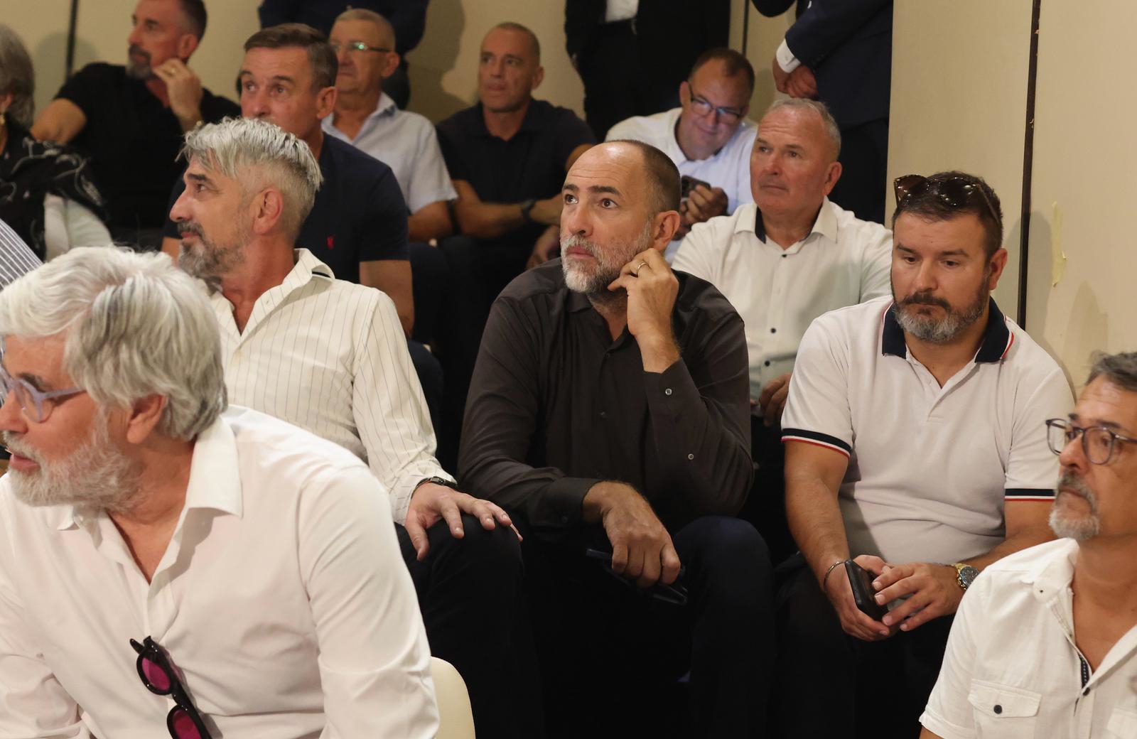 FOTO Hajdukovi igrači i legende na komemoraciji za Ivana Gudelja