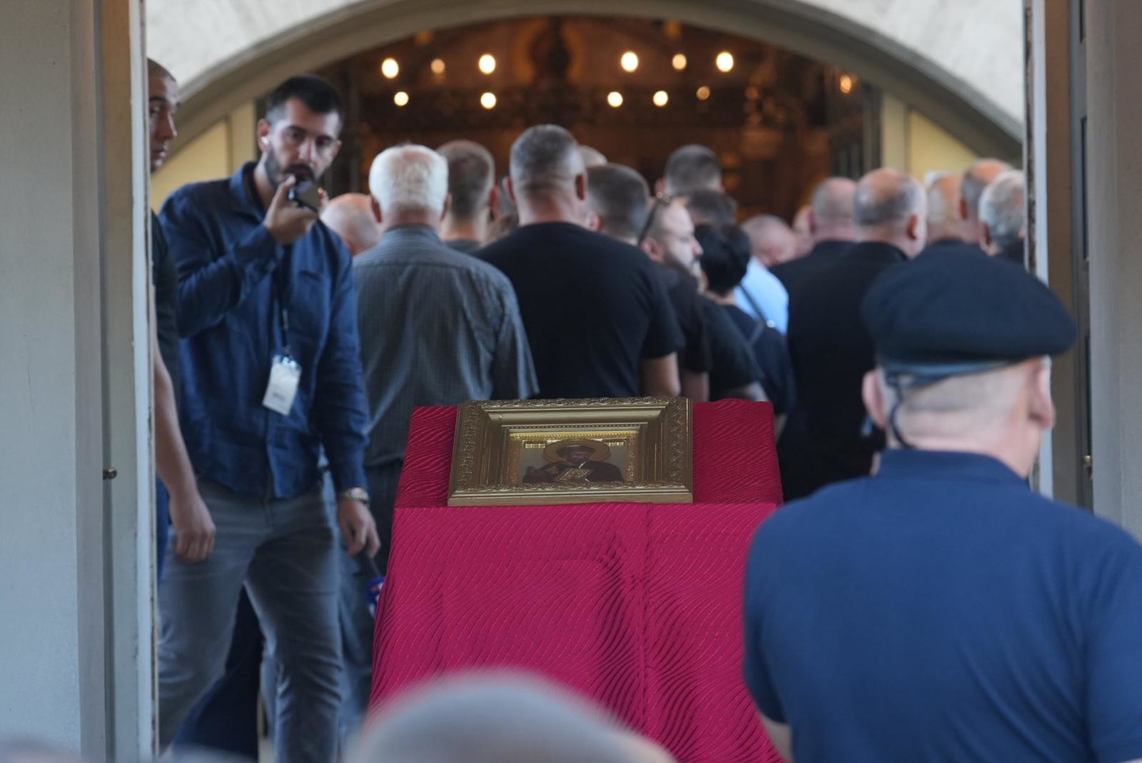 Danas pokop Ratka Mladića. Stigao i Vučićev sin