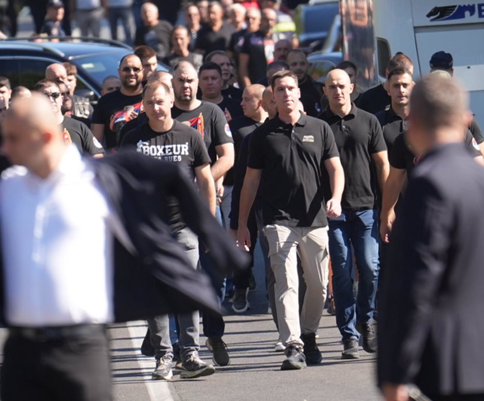 Danas pokop Ratka Mladića. Stigao i Vučićev sin
