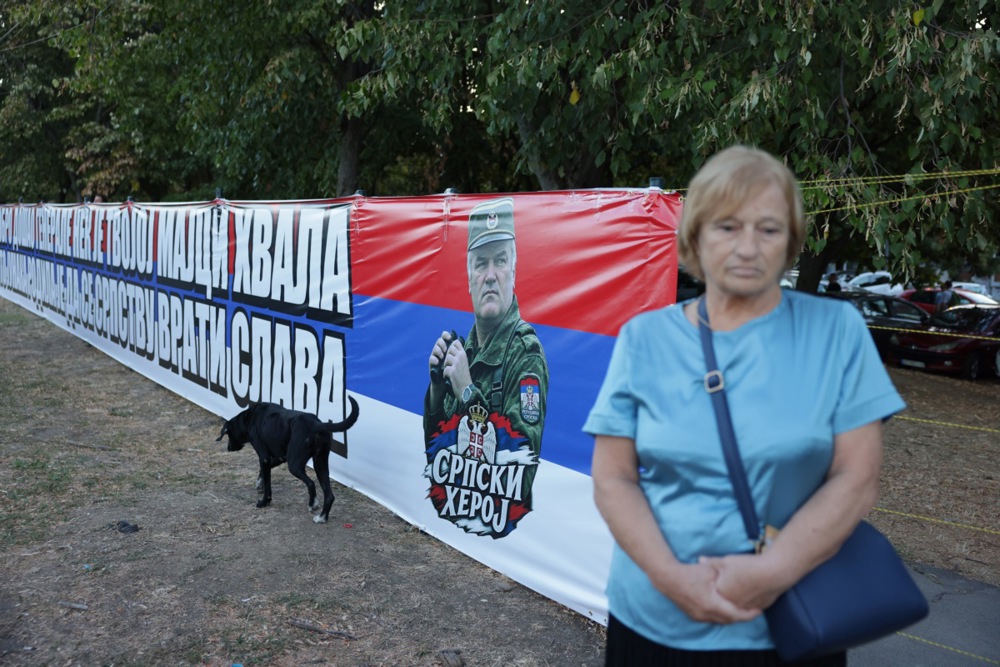 Danas pokop Ratka Mladića. Stigao i Vučićev sin