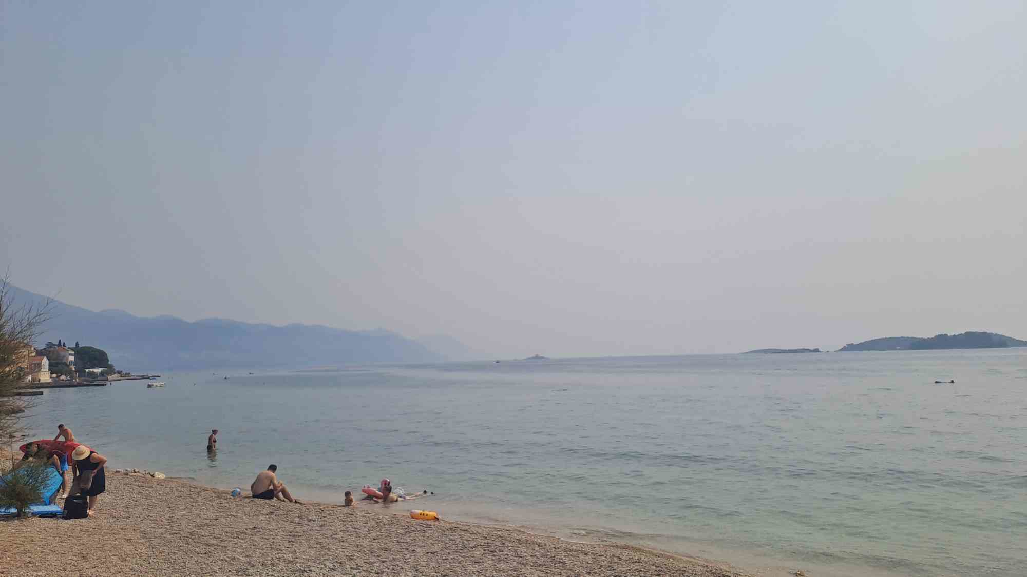 Dim iznad Orebića na Pelješcu.