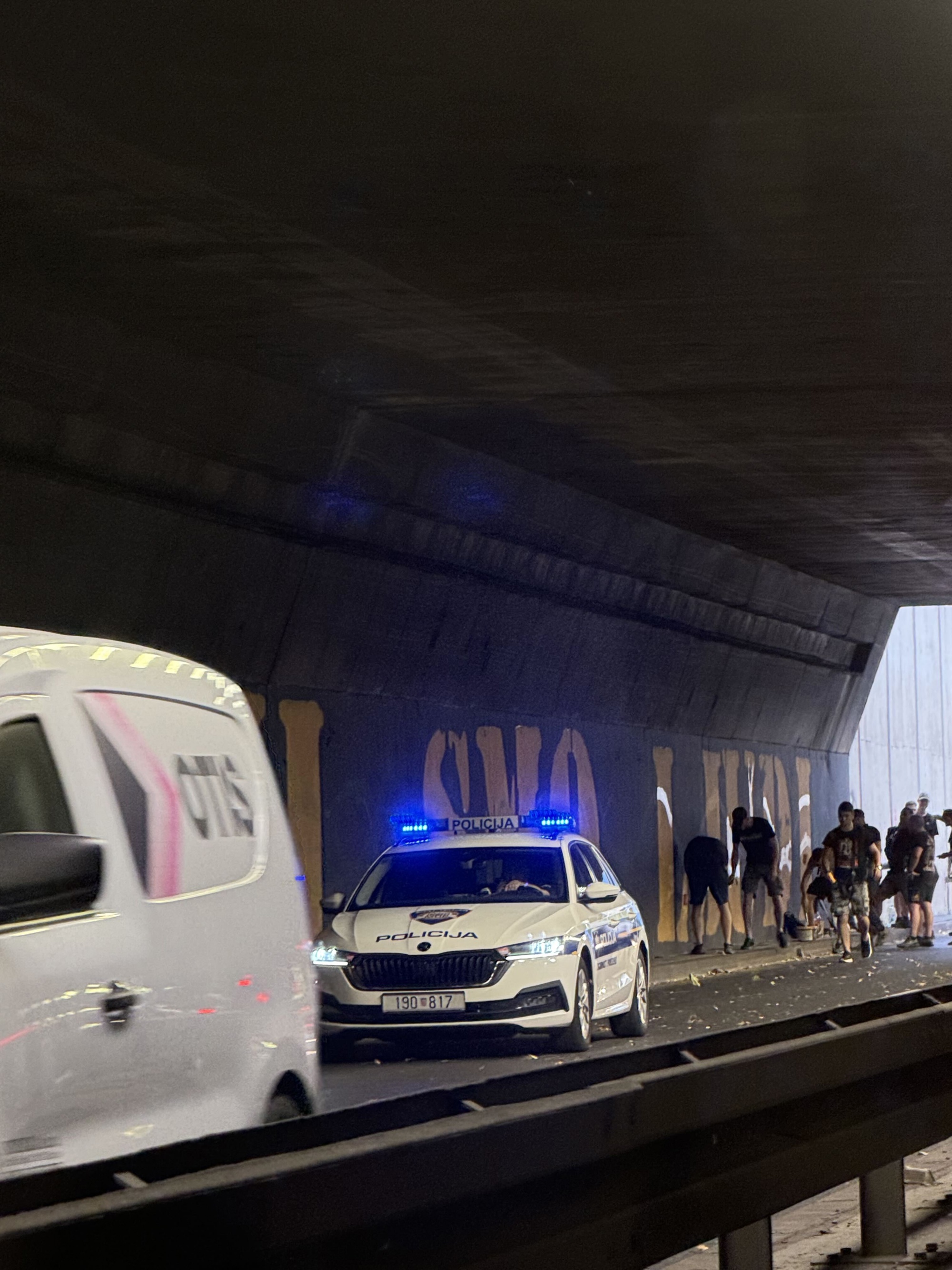 HDZ objavio montažu Tomaševića i pošaranih murala ratnih postrojbi kod Vjesnika