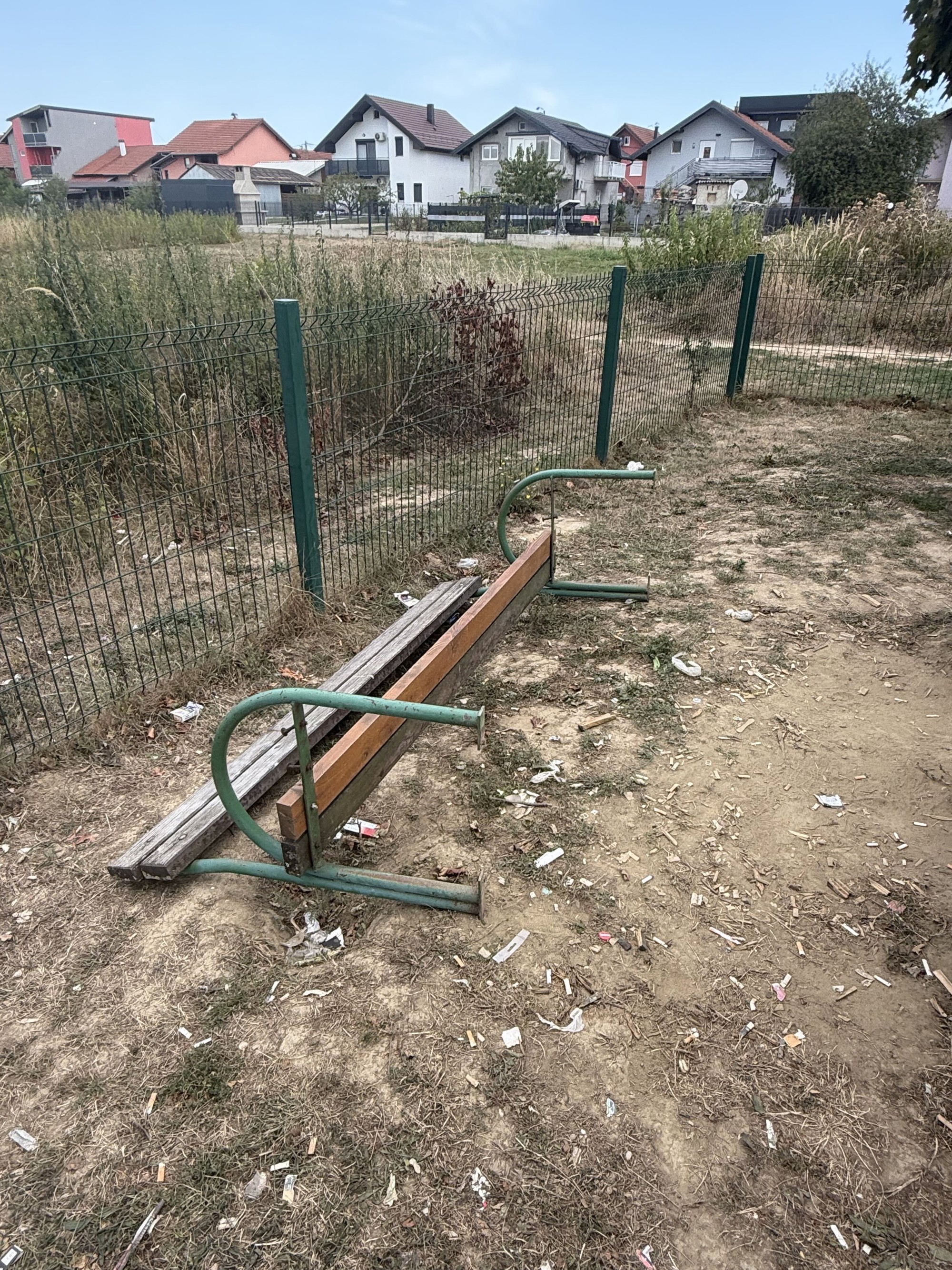 FOTO Ovako je izgledao dječji parkić u Zagrebu. Nakon Indexova članka su ga uredili