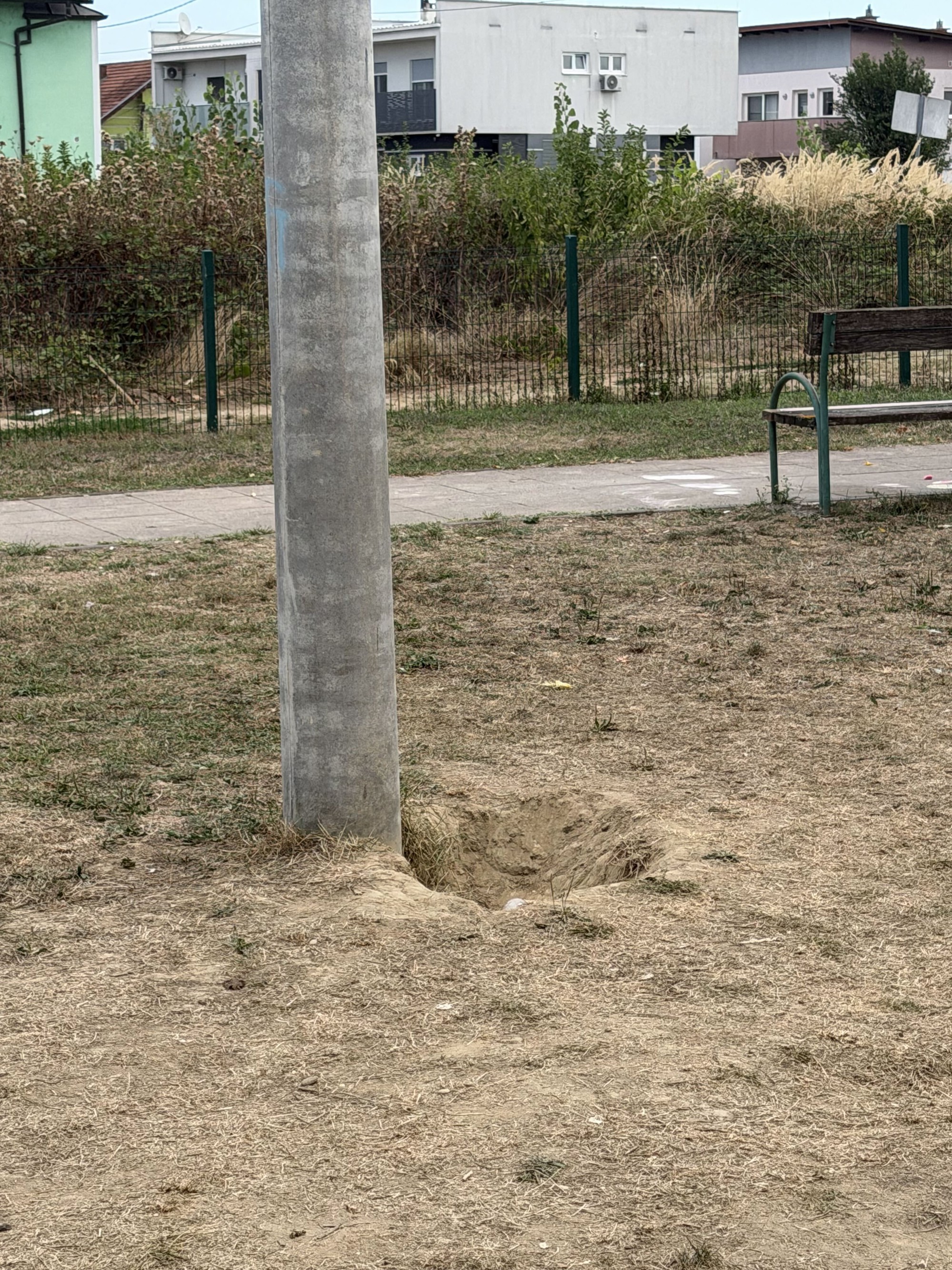 FOTO Ovako je izgledao dječji parkić u Zagrebu. Nakon Indexova članka su ga uredili