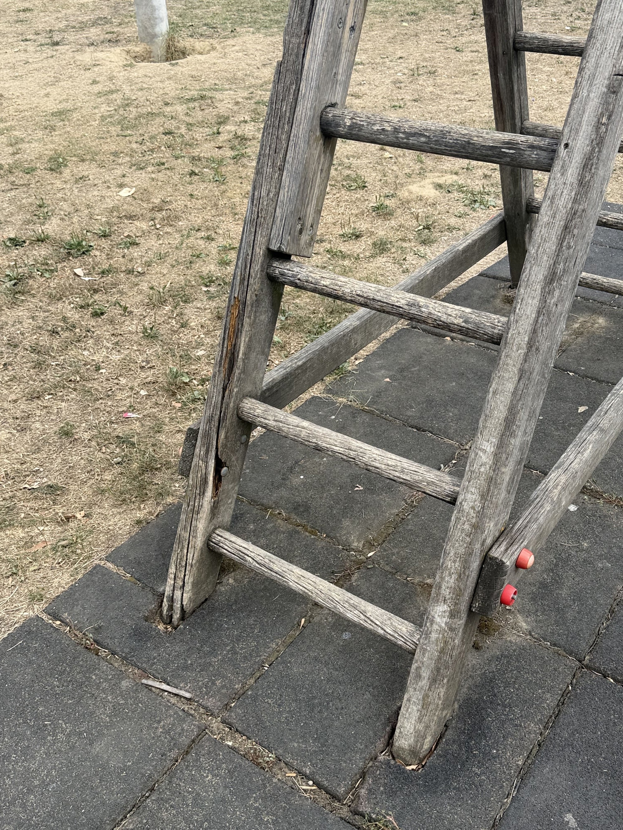 FOTO Ovako je izgledao dječji parkić u Zagrebu. Nakon Indexova članka su ga uredili