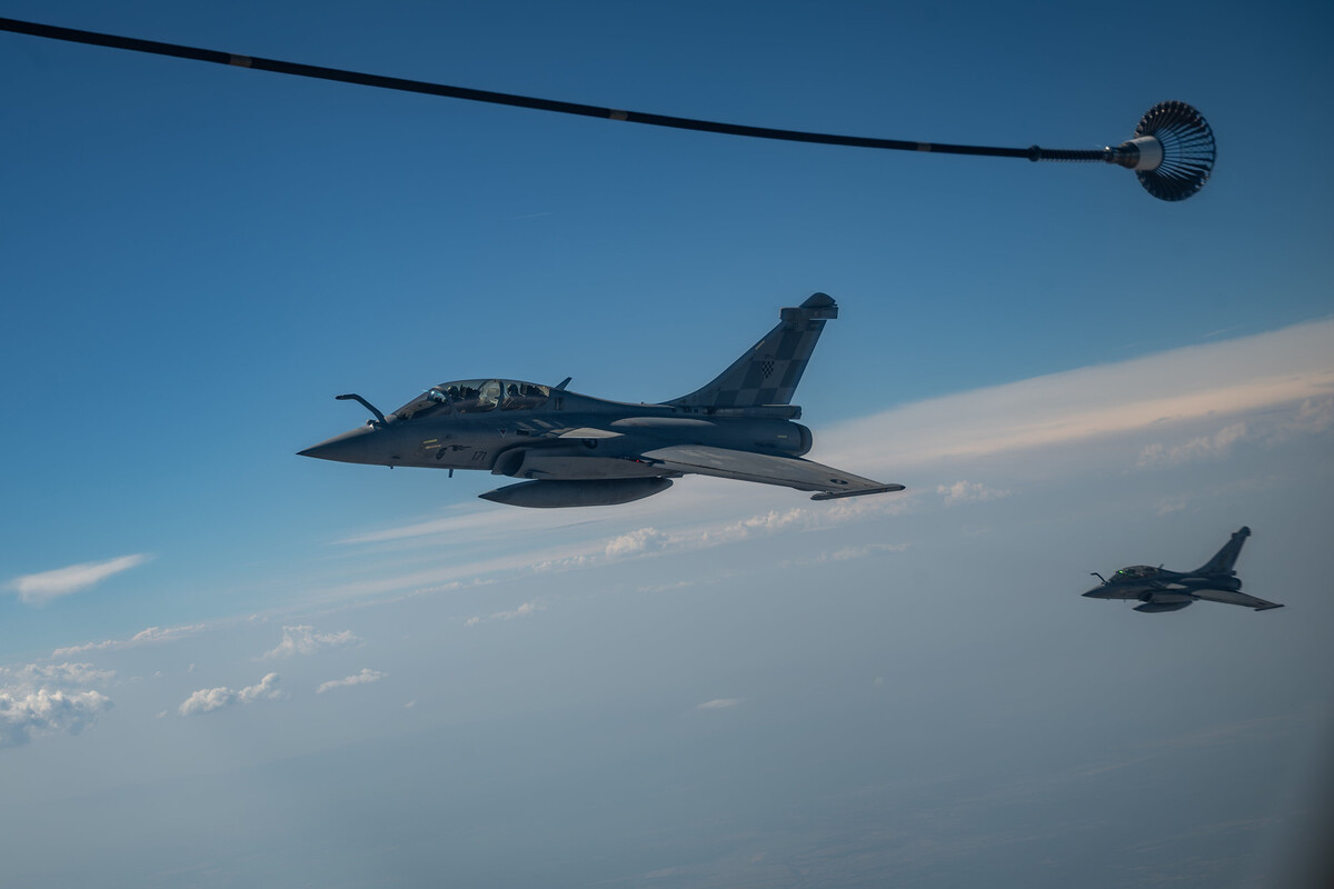 FOTO I VIDEO Pogledajte kako njemački A400M u zraku opskrbljuje hrvatski Rafale gorivom