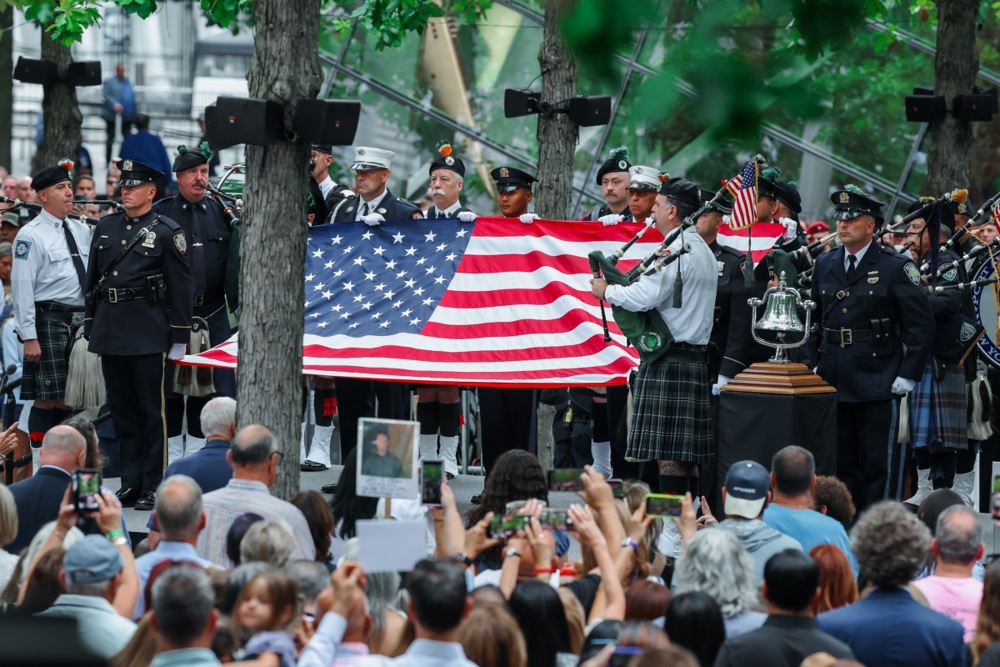 Amerikanci se prisjećaju poginulih 11. rujna. U New Yorku satima čitali imena žrtava