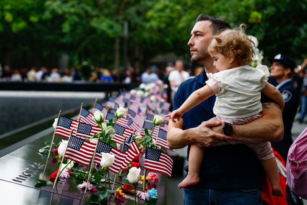 Amerikanci se prisjećaju poginulih 11. rujna. U New Yorku satima čitali imena žrtava