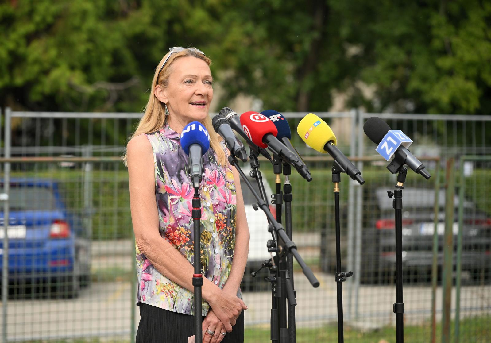 Profesor koji je stao pred napadača: Moji učenici su hrabriji od mnogih nastavnika