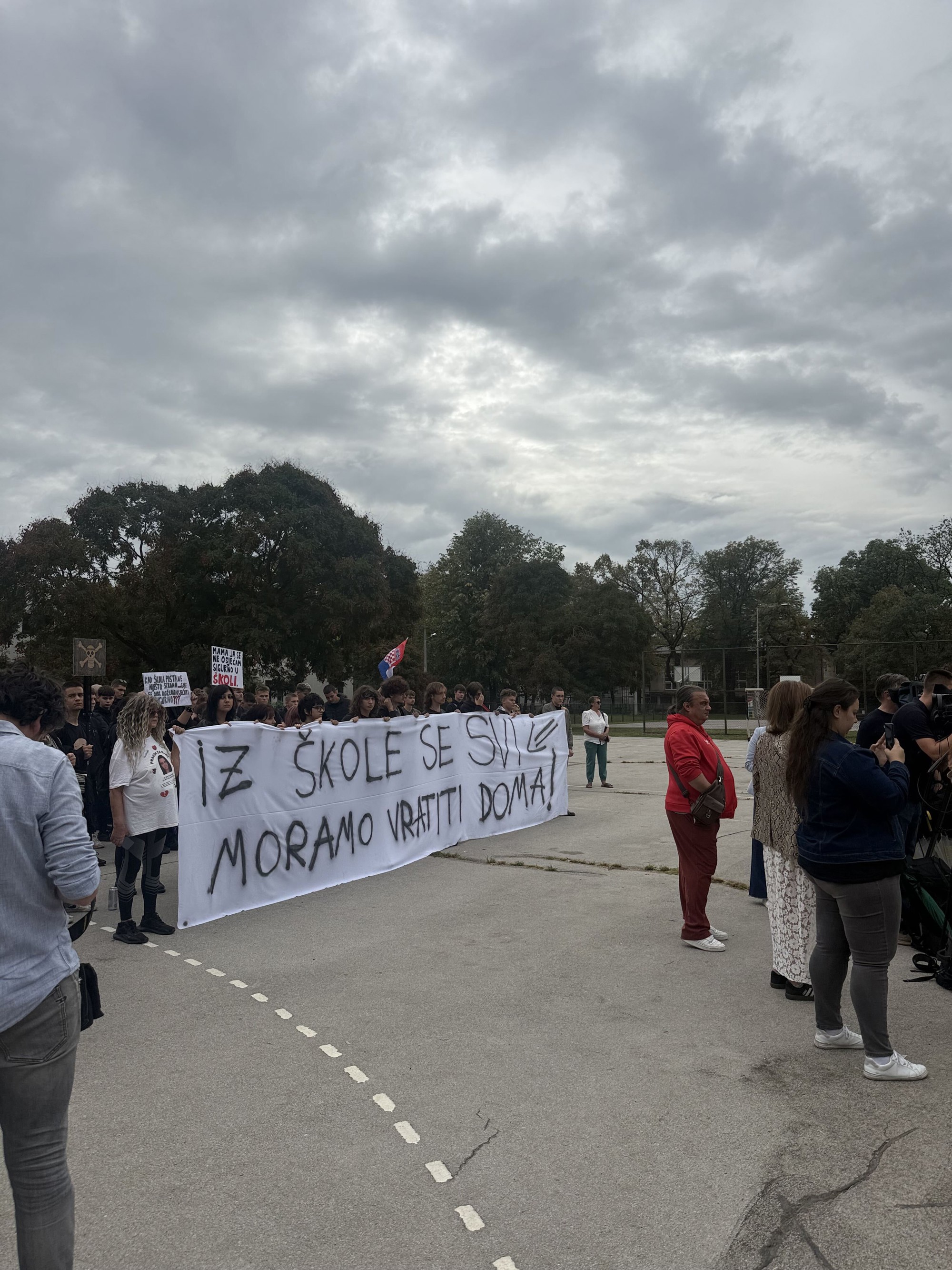 Profesor koji je stao pred napadača: Moji učenici su hrabriji od mnogih nastavnika